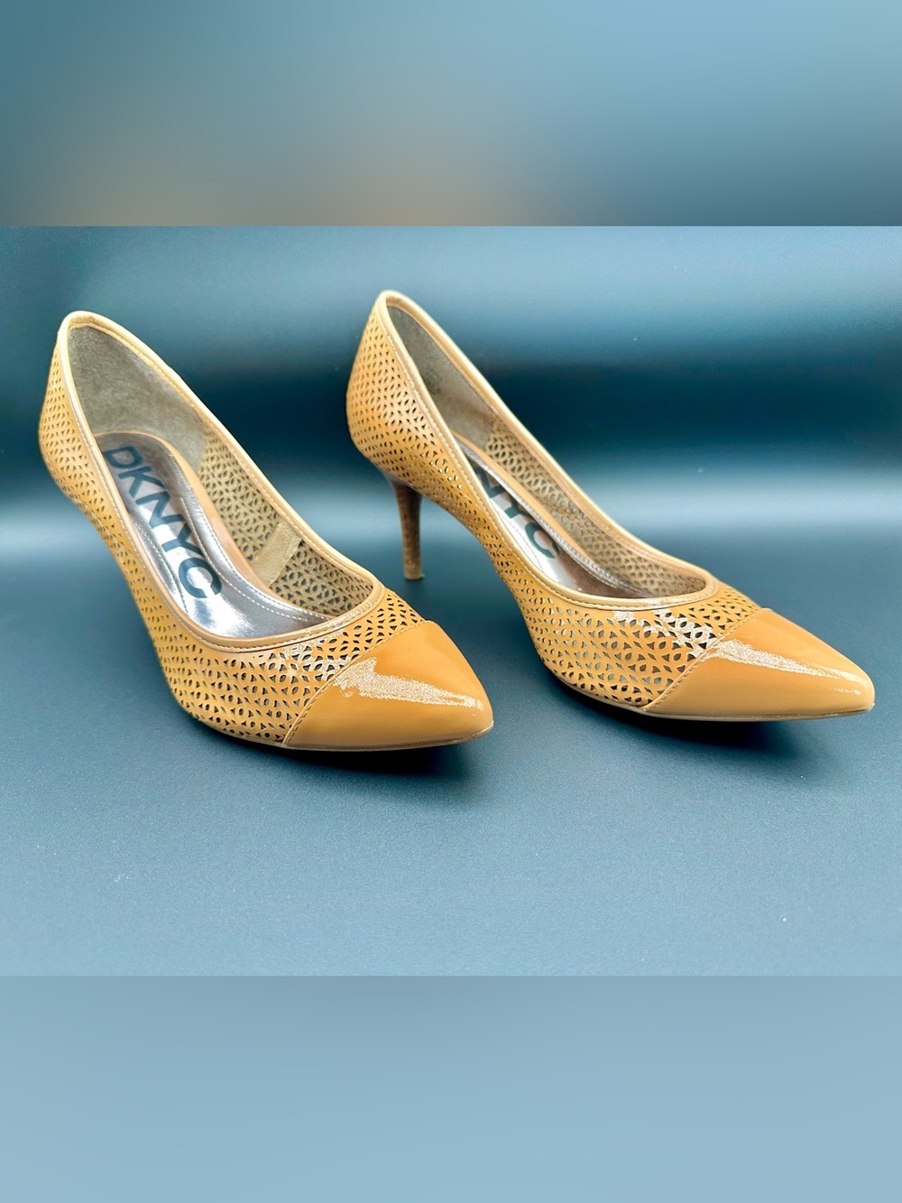 DKNYC Nude Pointed Toe Heels Pumps Size 7